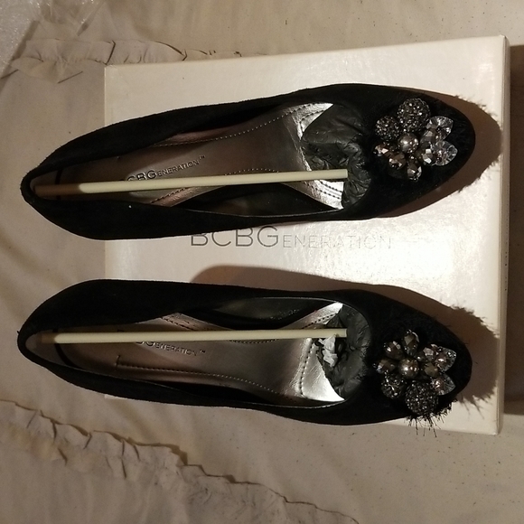 A black suede BCBG size 8.5 - Picture 4 of 4